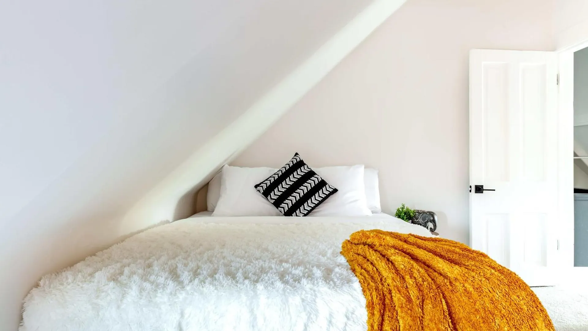 הוילה קולומבוס Short North Convention King Bed Free Parking בית נופש